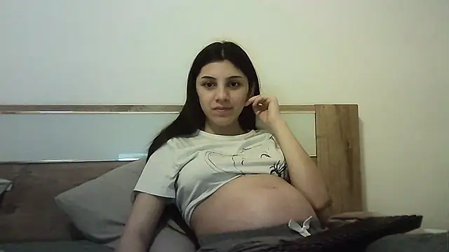 Ahotkittyxxx online show from November 5, 2025, 5:16 pm