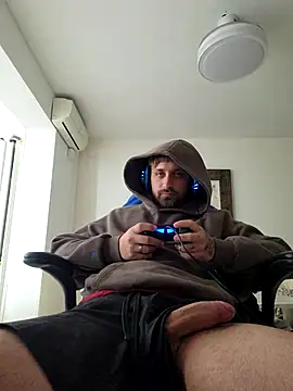 omarito100 online show from April 18, 2026, 8:05 am