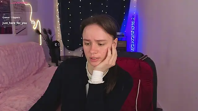 Emillias online show from February 11, 2026, 2:06 pm