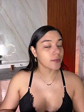 floriamANDjazmin online show from April 27, 2026, 7:12 pm