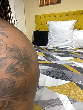 Snapshot of BeautyAuroa chatting on September 8, 2025, 6:29 pm BeautyAuroa online show from September 8, 2025, 6:29 pm