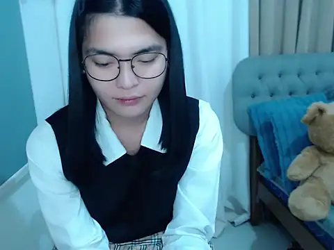 zhaviahale21 online show from October 12, 2025, 3:35 pm