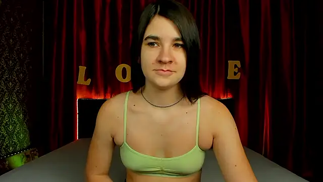 Snapshot of _Polly_Love_ chatting on February 24, 2026, 6:58 am Polly Love online show from February 24, 2026, 6:58 am