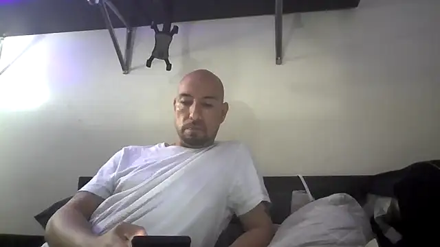 nakedtony81 online show from February 6, 2026, 3:41 pm