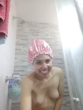 KimPielCanela online show from December 3, 2025, 8:08 pm