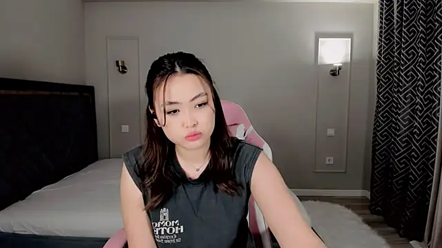 oxxx me online show from February 15, 2026, 2:45 am