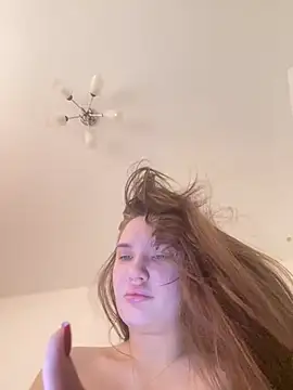 Snapshot of Holly_Molii chatting on March 14, 2025, 7:26 am Holly Molii online show from March 14, 2025, 7:26 am