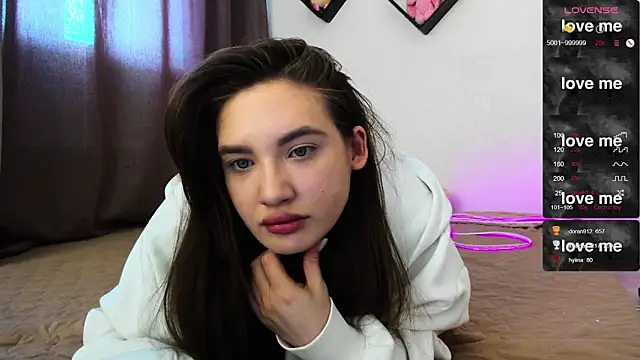 Snapshot of Holly_Molii chatting on February 9, 2025, 7:15 am Holly Molii online show from February 9, 2025, 7:15 am