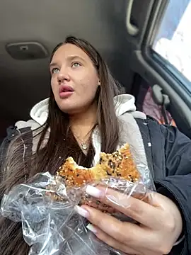 Snapshot of Holly_Molii chatting on March 6, 2025, 9:25 am Holly Molii online show from March 6, 2025, 9:25 am