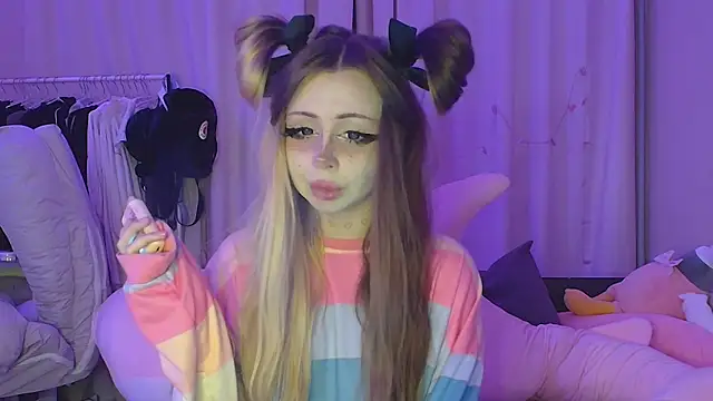 Snapshot of suemeow chatting on April 12, 2026, 8:23 pm suemeow online show from April 12, 2026, 8:23 pm