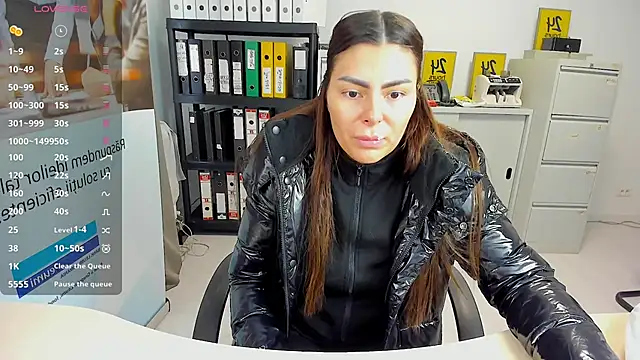 kilenyapatrice online show from February 27, 2025, 1:07 pm