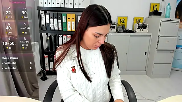 kilenyapatrice online show from November 24, 2025, 10:48 am