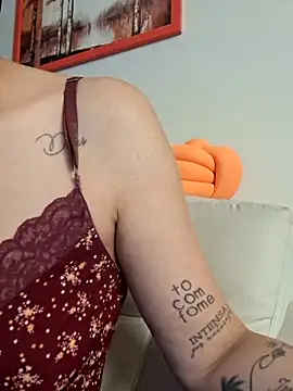 Snapshot of MusaaMel chatting on October 15, 2025, 9:56 pm MusaaMel online show from October 15, 2025, 9:56 pm