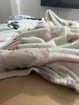 Deim  online show from April 6, 2026, 6:14 am