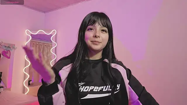 hina tay online show from November 27, 2025, 3:07 am