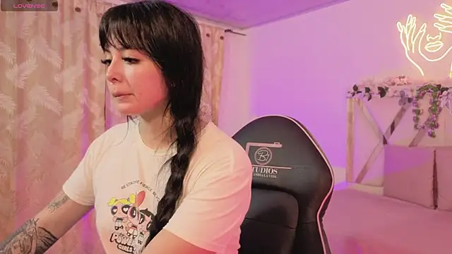 hina tay online show from March 24, 2026, 3:28 am