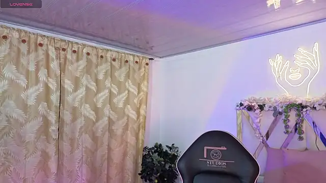 Snapshot of hina_tay chatting on February 22, 2026, 3:09 am hina tay online show from February 22, 2026, 3:09 am