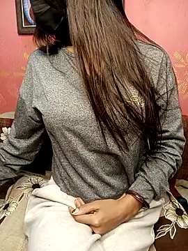 poojaji690 online show from December 17, 2025, 6:18 am