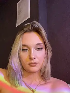 Snapshot of Alisa_Rise chatting on March 22, 2025, 1:11 am Alisa Rise online show from March 22, 2025, 1:11 am