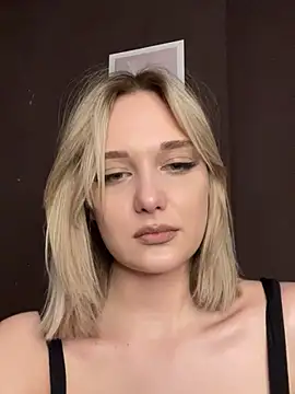 Snapshot of Alisa_Rise chatting on March 8, 2025, 12:55 am Alisa Rise online show from March 8, 2025, 12:55 am