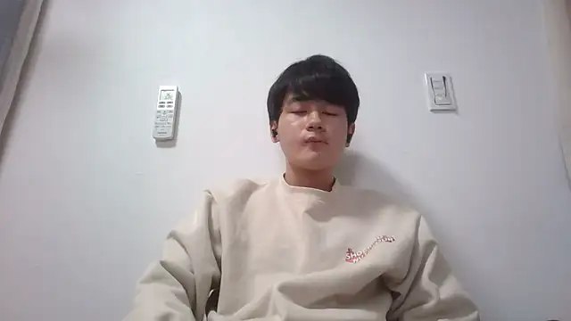 Snapshot of yukitera chatting on February 7, 2025, 5:31 am yukitera online show from February 7, 2025, 5:31 am