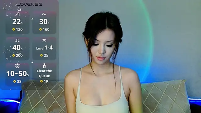 Min Jee  online show from November 18, 2025, 4:43 pm