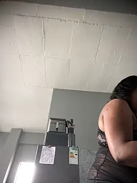 Curveysinaa online show from October 5, 2025, 9:22 am