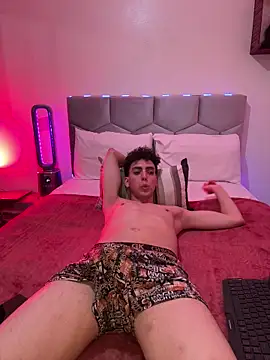 Snapshot of anwarlovemaroc chatting on March 20, 2026, 2:12 am anwarlovemaroc online show from March 20, 2026, 2:12 am