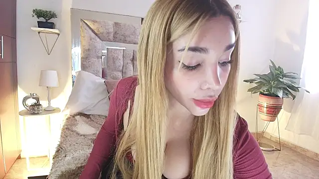 mariana cruzz online show from September 9, 2025, 9:02 pm