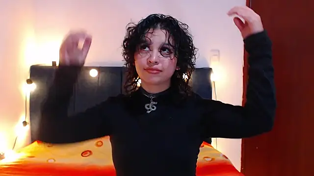 Snapshot of Bitsy_Messy chatting on June 15, 2026, 11:26 pm Bitsy Messy online show from June 15, 2026, 11:26 pm