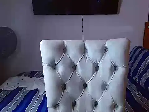 Velk hot online show from April 14, 2026, 12:32 pm