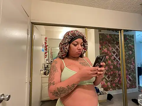 GoddessNih online show from April 14, 2026, 10:26 pm