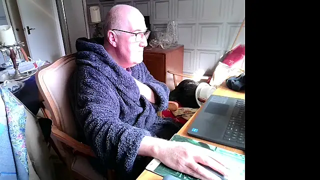 Adamdaddybear online show from March 19, 2025, 9:49 am