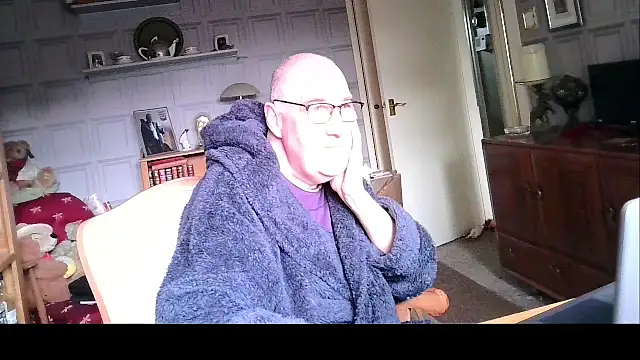 Adamdaddybear online show from March 21, 2025, 9:01 am