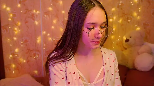 Snapshot of fluffy_kitty_ chatting on February 24, 2026, 6:31 pm fluffy kitty online show from February 24, 2026, 6:31 pm