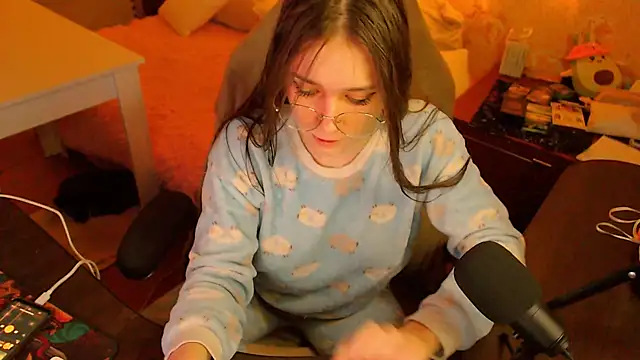 Snapshot of fluffy_kitty_ chatting on January 9, 2026, 9:44 pm fluffy kitty online show from January 9, 2026, 9:44 pm