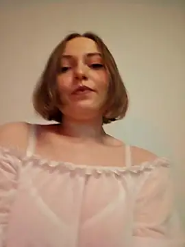 Snapshot of alysia_storm chatting on February 22, 2026, 7:59 pm alysia storm online show from February 22, 2026, 7:59 pm