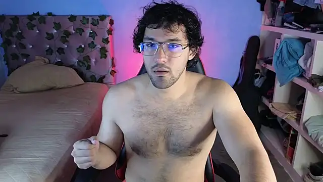 FreyrStyle online show from October 18, 2025, 2:13 am