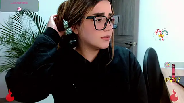 Lucia star   online show from March 14, 2026, 11:44 pm