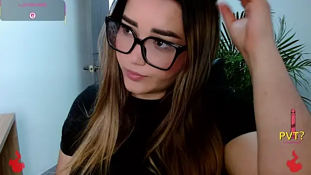 Snapshot of Lucia_star__ chatting on May 30, 2026, 6:35 pm Lucia star online show from May 30, 2026, 6:35 pm