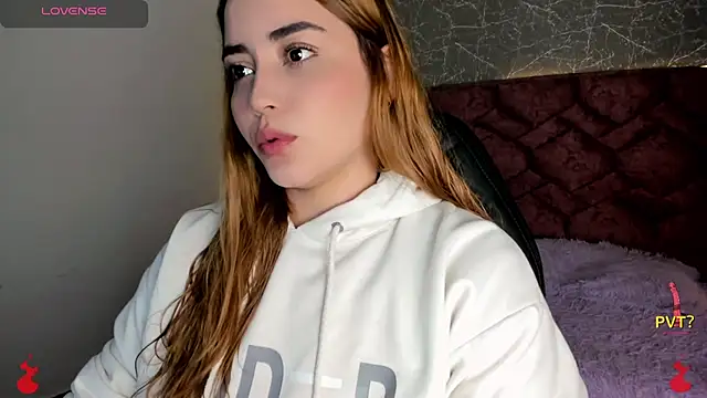 Snapshot of Lucia_star__ chatting on January 3, 2025, 1:57 pm Lucia star   online show from January 3, 2025, 1:57 pm