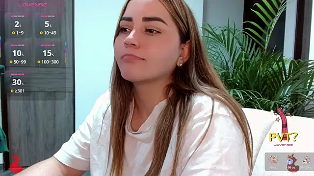 Lucia star   online show from October 28, 2025, 2:45 am