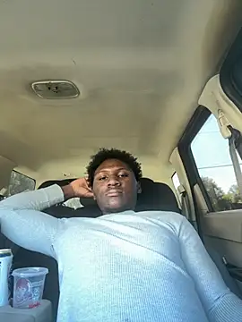 Snapshot of Festivitiesking1 chatting on October 8, 2025, 4:40 pm Festivitiesking1 online show from October 8, 2025, 4:40 pm