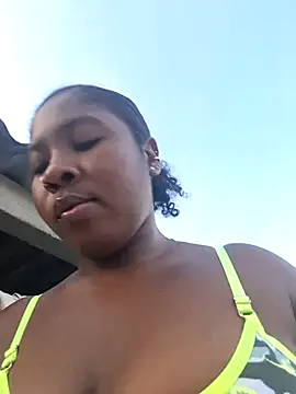 LaurennTyler online show from February 6, 2025, 10:53 pm