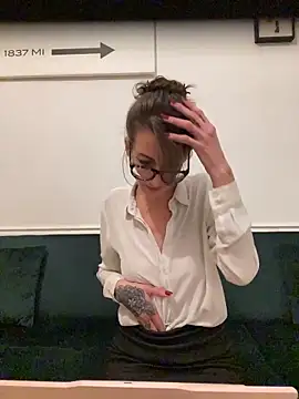 Thunder-Cunt online show from October 21, 2025, 9:03 pm