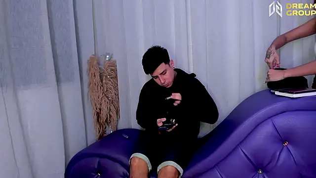 Yourslust  online show from October 26, 2025, 7:36 pm