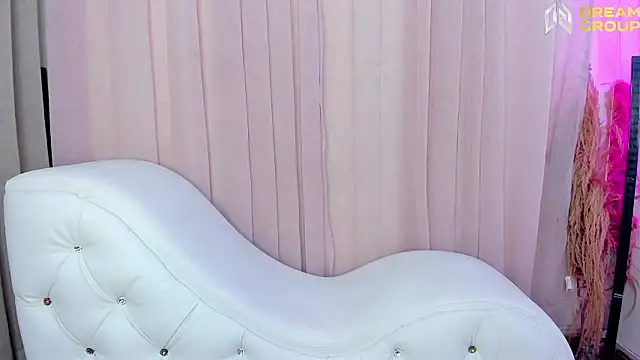 Yourslust  online show from April 5, 2026, 1:23 am