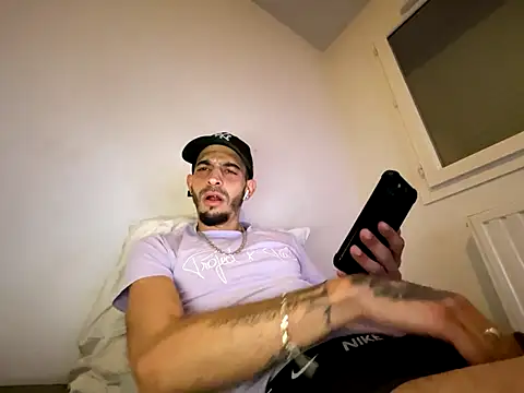 Rebeu313 online show from December 15, 2025, 4:57 pm