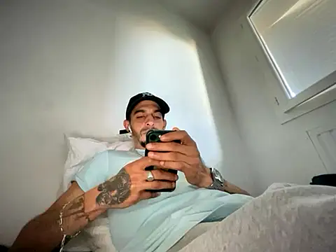 Rebeu313 online show from November 10, 2025, 11:37 am