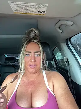 sunshinekisses online show from May 3, 2026, 1:58 pm